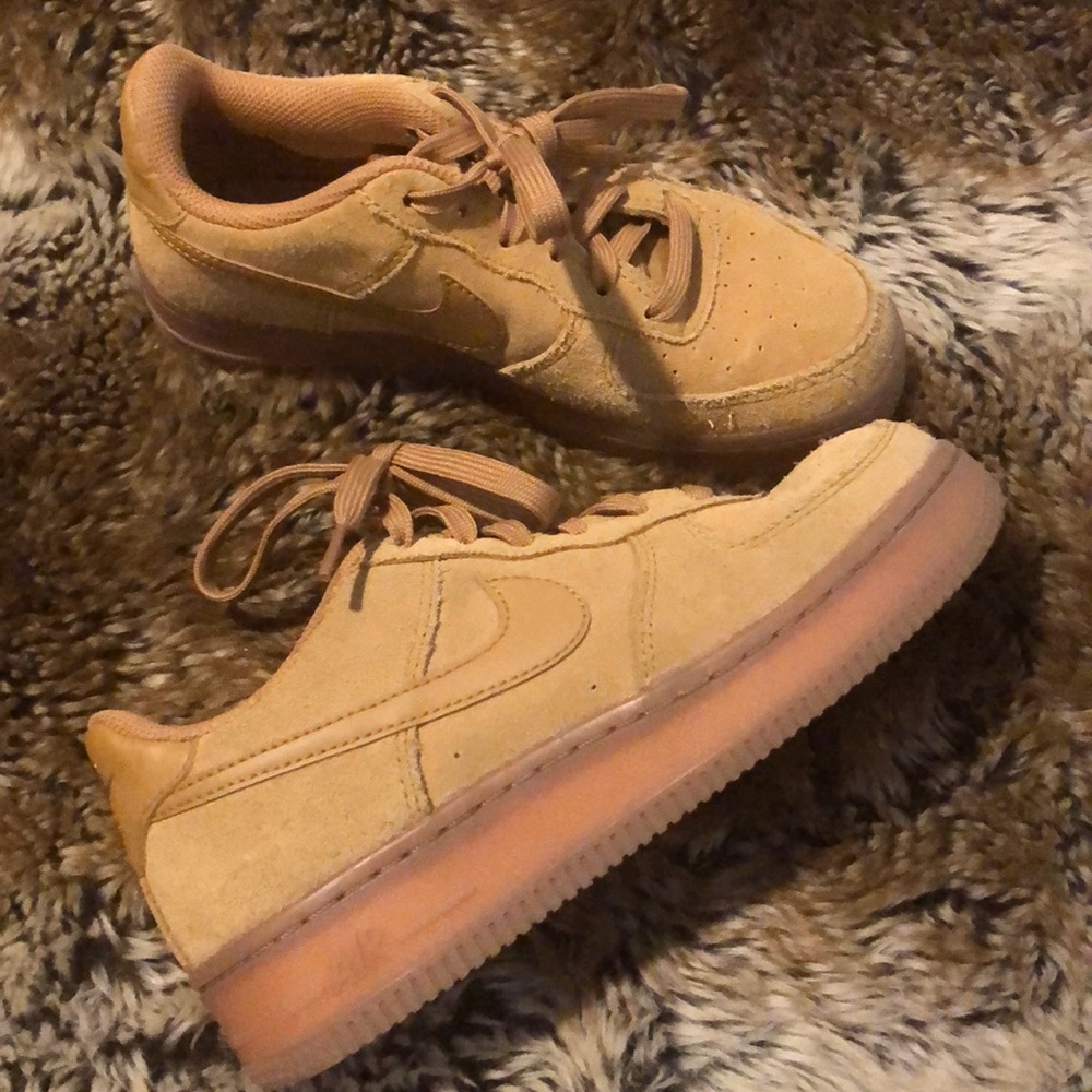Suede Nike Air Force peanut butter brown
